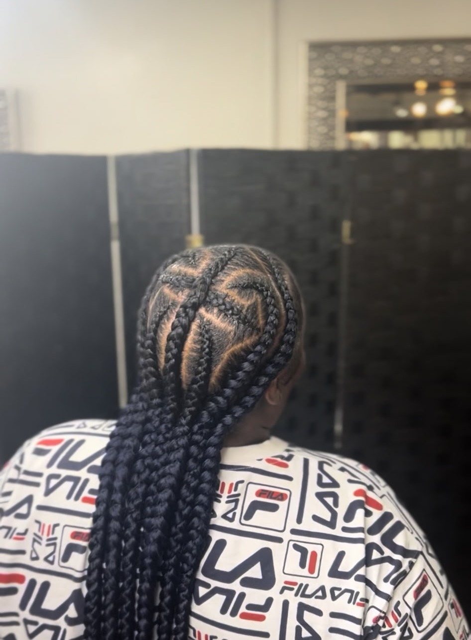 Jumbo feed-in braids with a geometric part